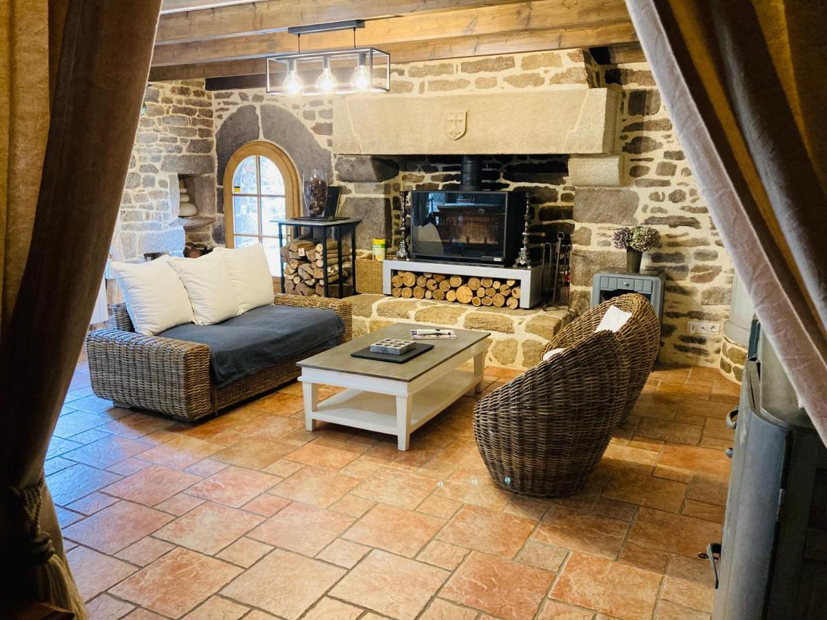 Maison de caractère datant de 1739 Quistinic Extérieur photo